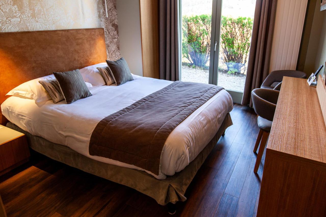 Logis Hotel Restaurant La Tour Dunieres ภายนอก รูปภาพ