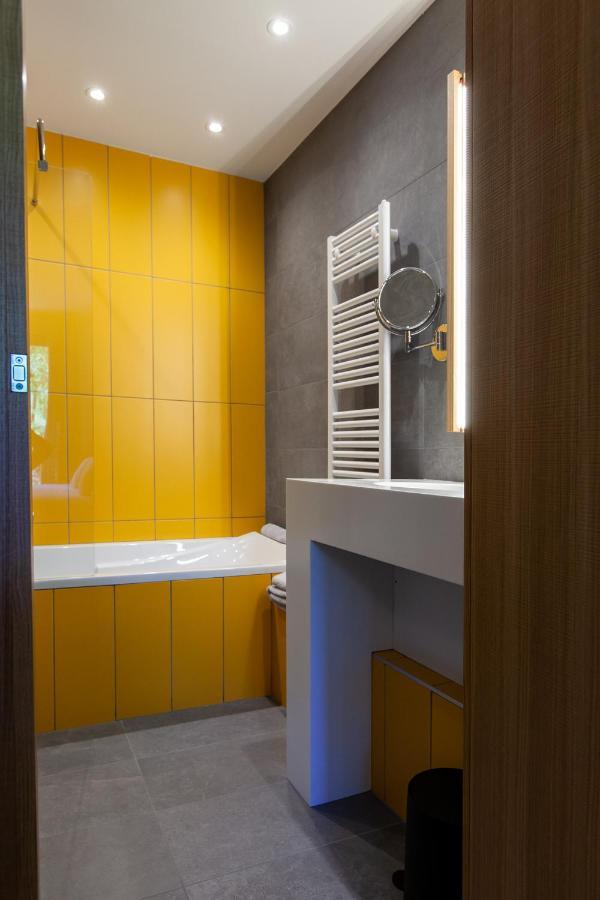 Logis Hotel Restaurant La Tour Dunieres ภายนอก รูปภาพ